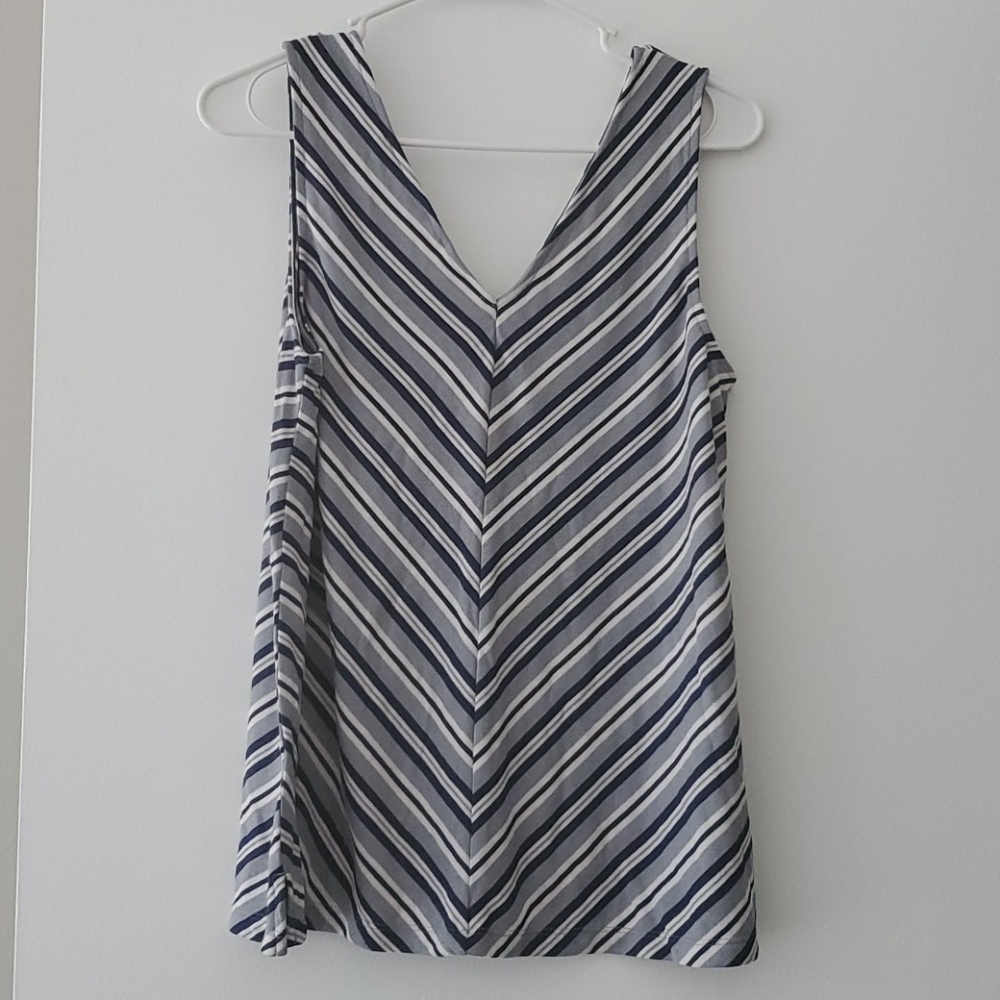 GAP Tank Top - Picture 3 of 3